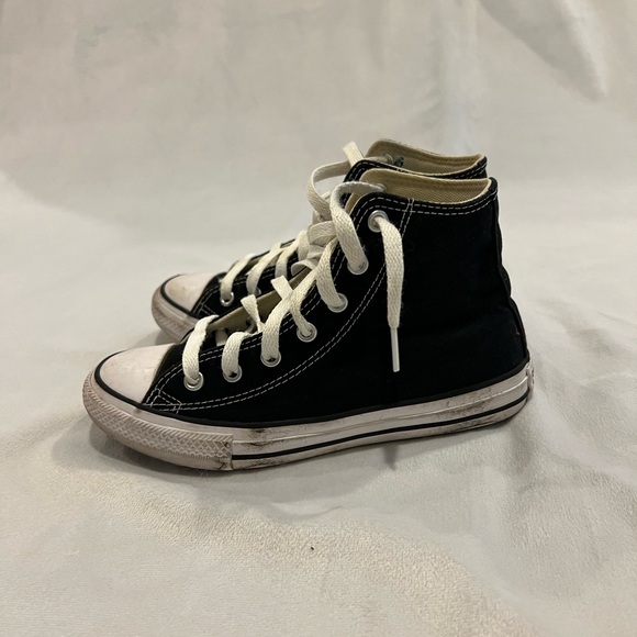 Girls’ Converse Chuck Taylor All Star Canvas High Top Shoes - Picture 9 of 11